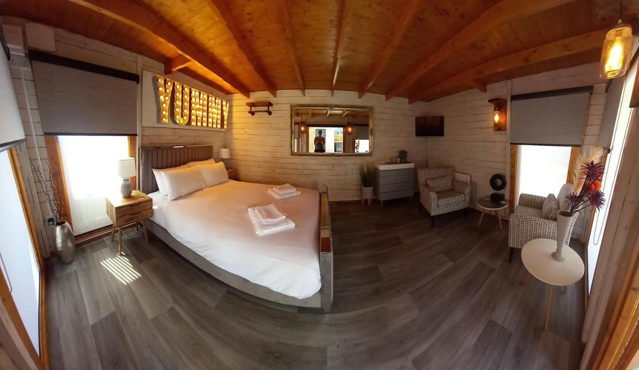 Sandy Toes Accommodation بار المظهر الخارجي الصورة